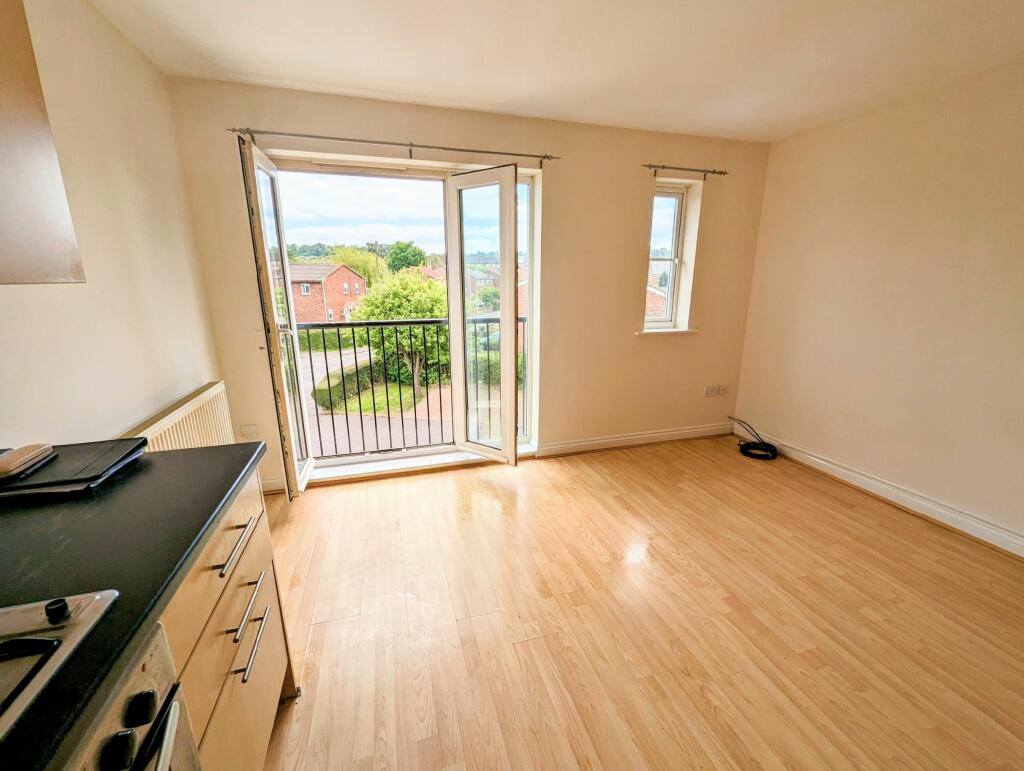 Apartment in Bristol, Henbury - View 2