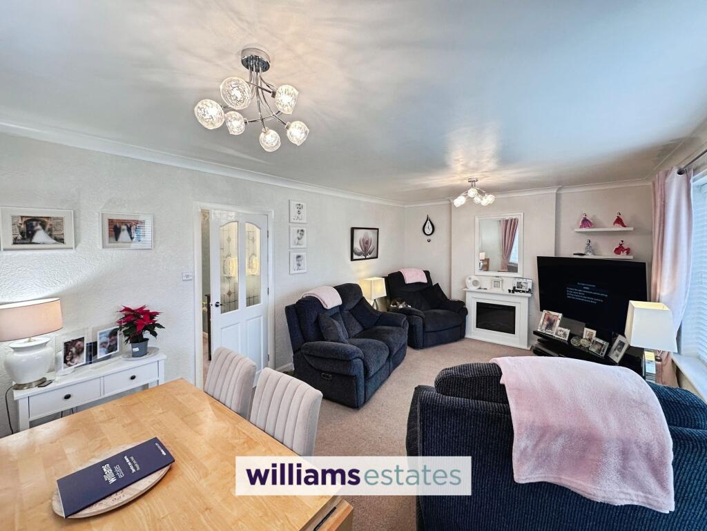 Salisbury Drive, Prestatyn, LL19 photo 4