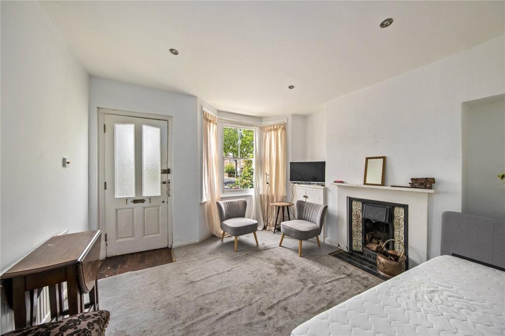 House in Twickenham - View 5
