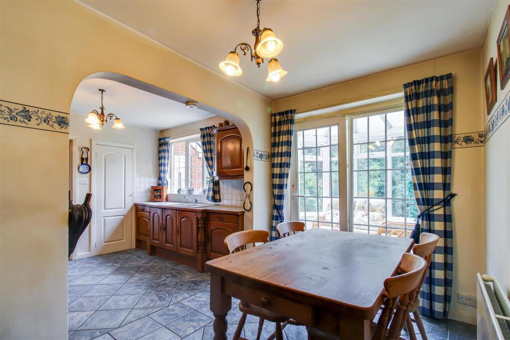 House in Wakefield, Stand Bridge, Pledwick - View 5