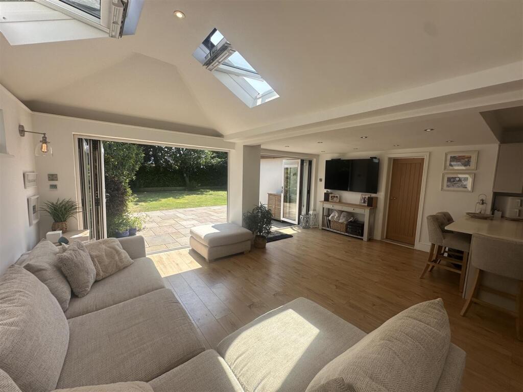 House in West Lancashire, Tarleton - More