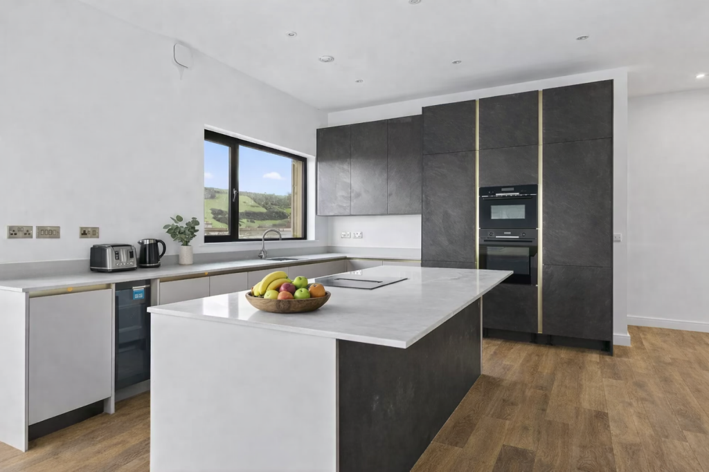 House in Plymouth - View 5
