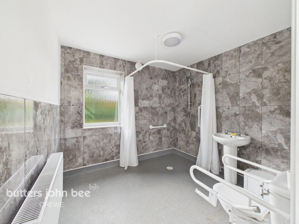 Davenham Crescent, Crewe photo 5