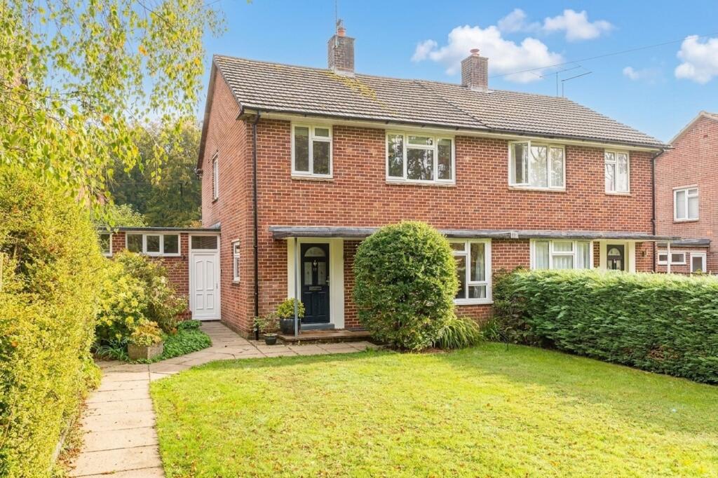 3-bed semi-detached on Waterworks Road, Otterbourne, SO21, £535,000