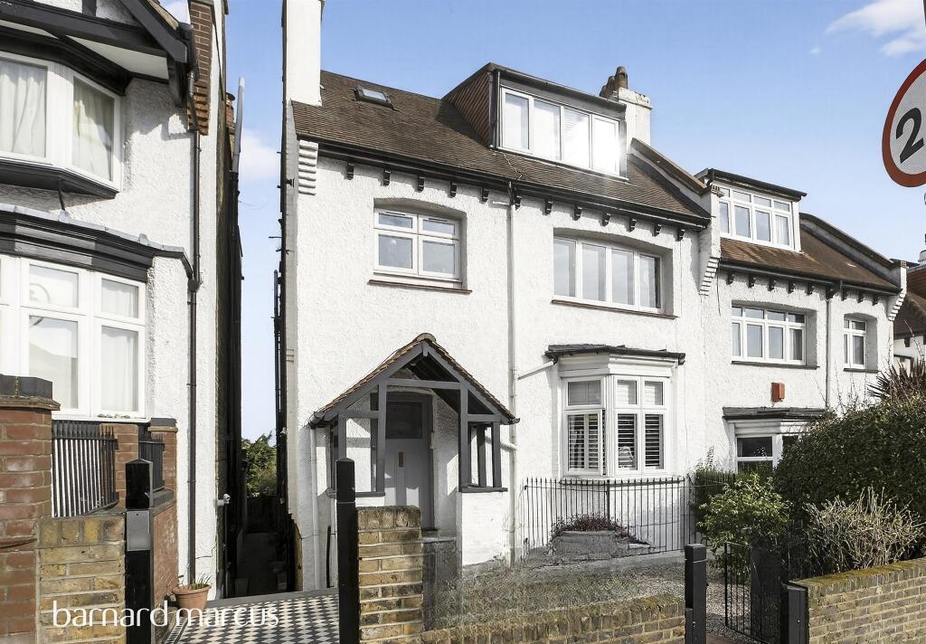 Apartment in London - View 3