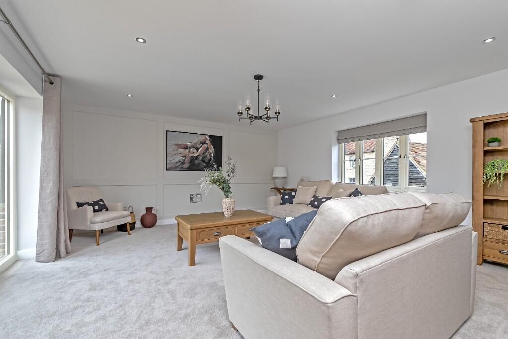 Loft Grove, MK43 photo 4
