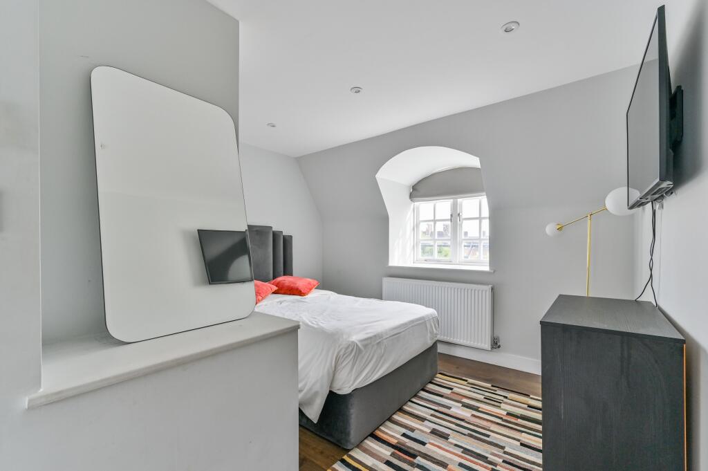 Apartment in London, Lilestone Estate, St. John's Wood - More