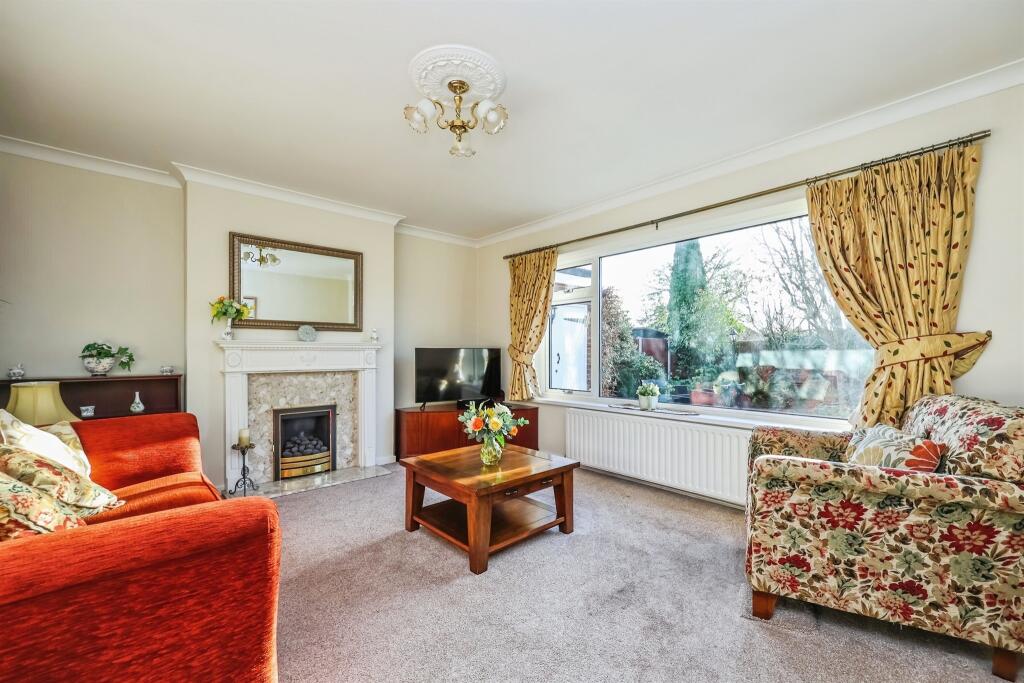 Philip Avenue, Nuthall, NOTTINGHAM photo 4