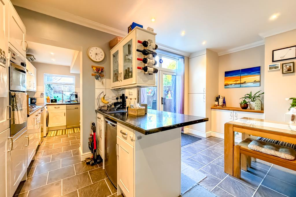 Stornoway Road, Southend-on-Sea photo 4