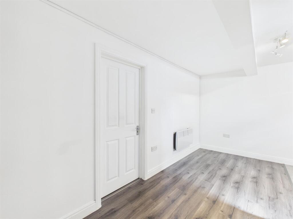 Apartment in Leicester - View 4