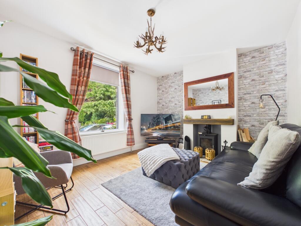 House in Huddersfield - View 3