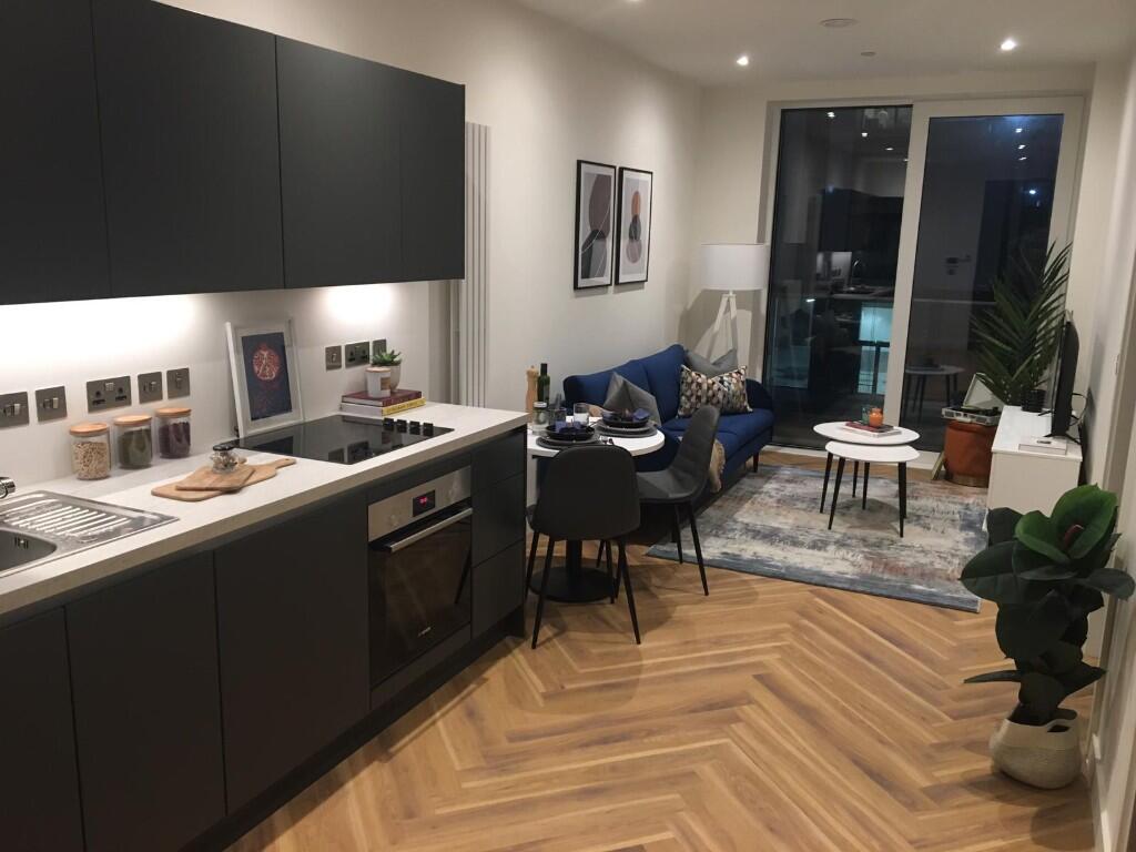 Main image of property: Blue, Media City Uk, Manchester, Greater Manchester, M50