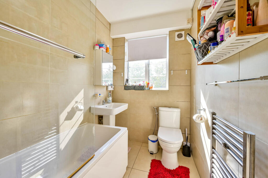 Apartment in London - View 3