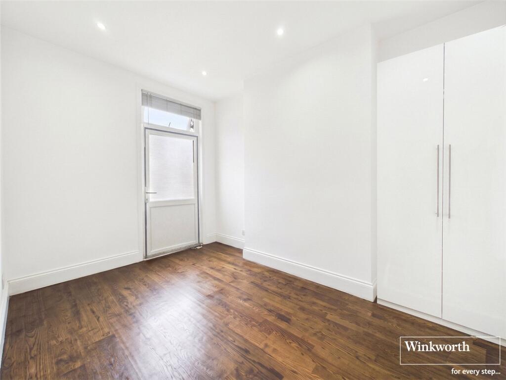 Apartment in London, Hendon - View 3