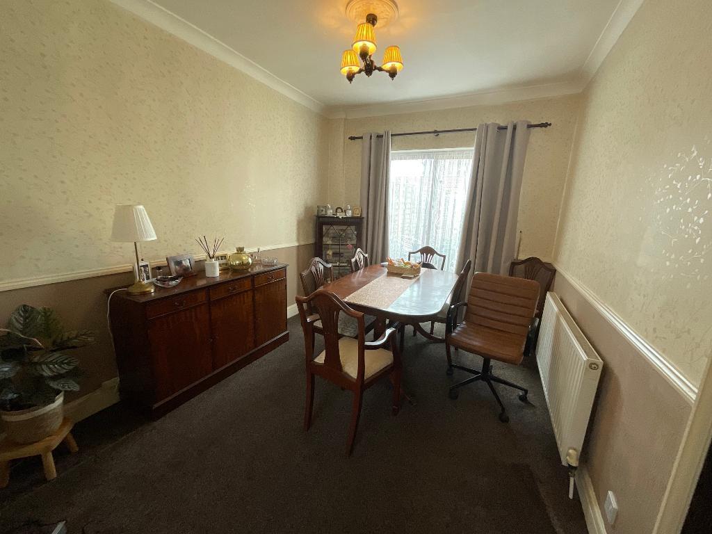 House in Romford - More