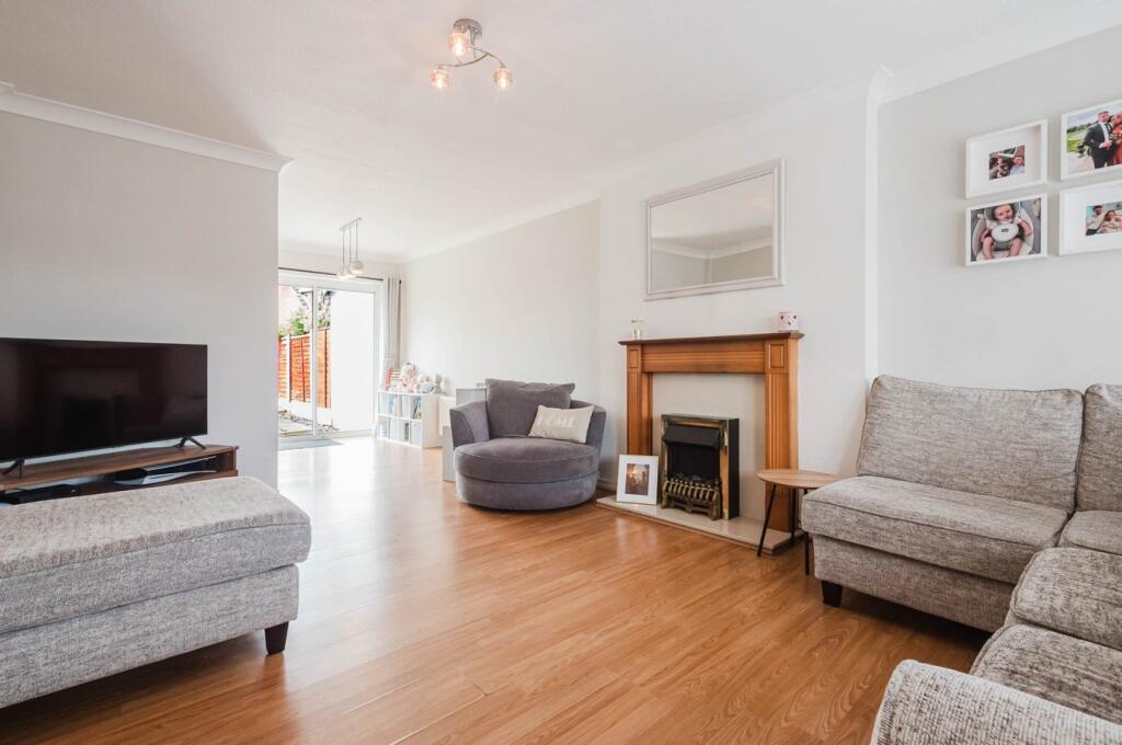 Corfe Close, Flixton, Manchester, M41 photo 4