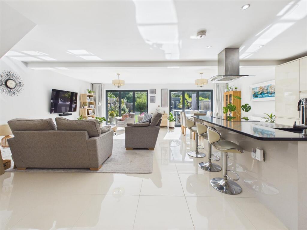 House in Worcester, Worcestershire - View 2