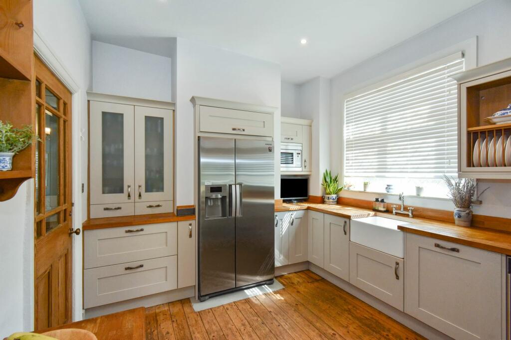 Thornhill Avenue, Lindley, Huddersfield photo 2