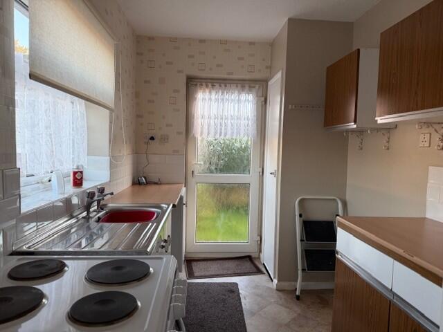 10 Cressener Close, Norwich, Norfolk NR6 5RF photo 4
