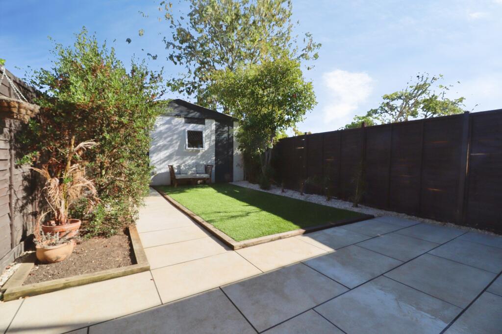 Fielding Way, Hutton, Brentwood, CM13 photo 3