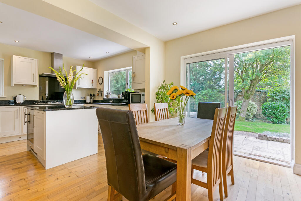 House in Slough, Windsor and Maidenhead - View 3