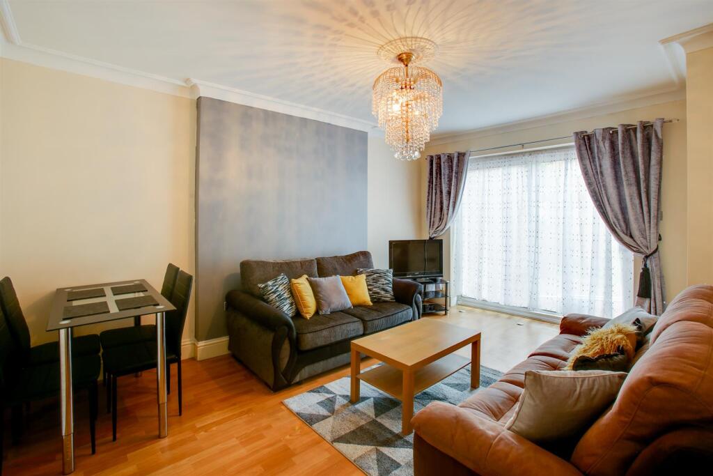 4 bedroom semi-detached house for rent