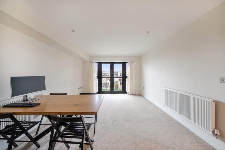 Apartment in Welwyn Hatfield, Hertfordshire - View 3