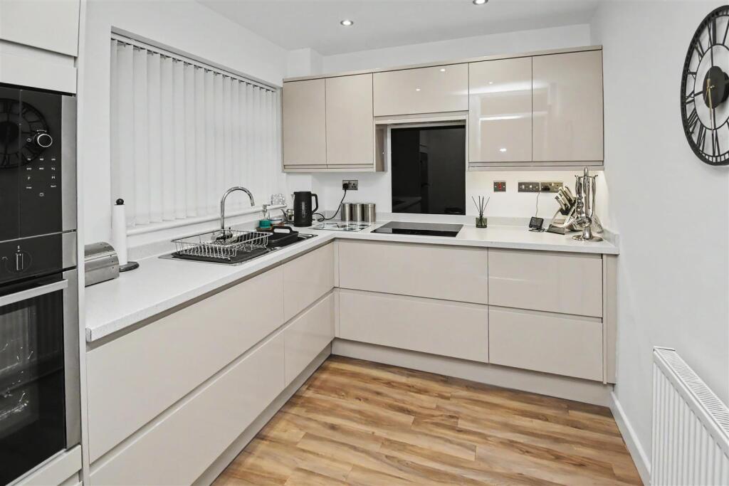 NN18, Tettenhall Close, Corby photo 2