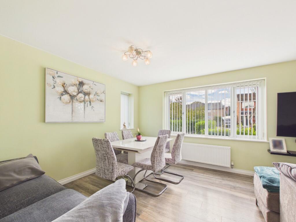 House in Hull - View 4