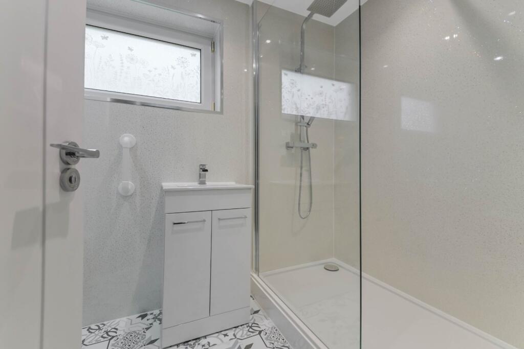 Apartment in Paisley, Castlehead - More