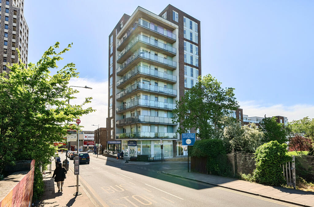 1-bed flat on 10 King Edward Court, Elm Road, Wembley, £79,500