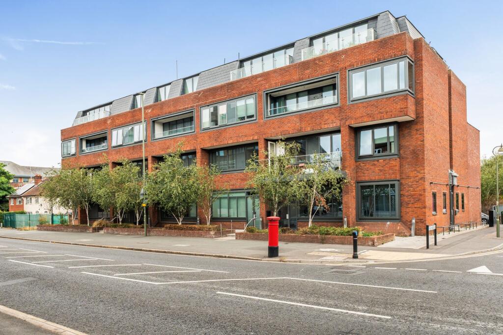 Main image of property: East Street, Epsom, KT17