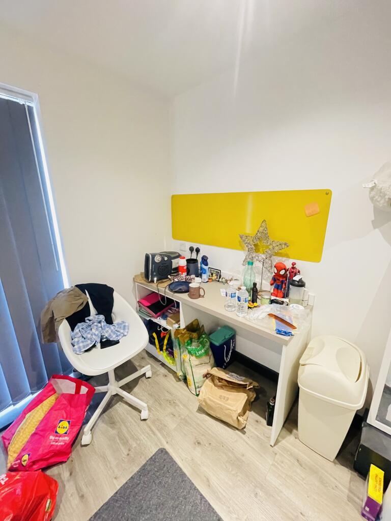 Apartment in Luton, New Town - View 6