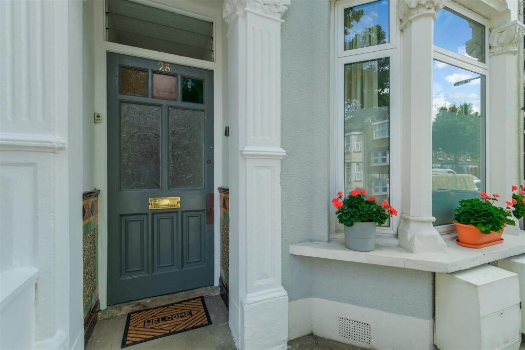 Whitney Road, Leyton, E10 photo 2