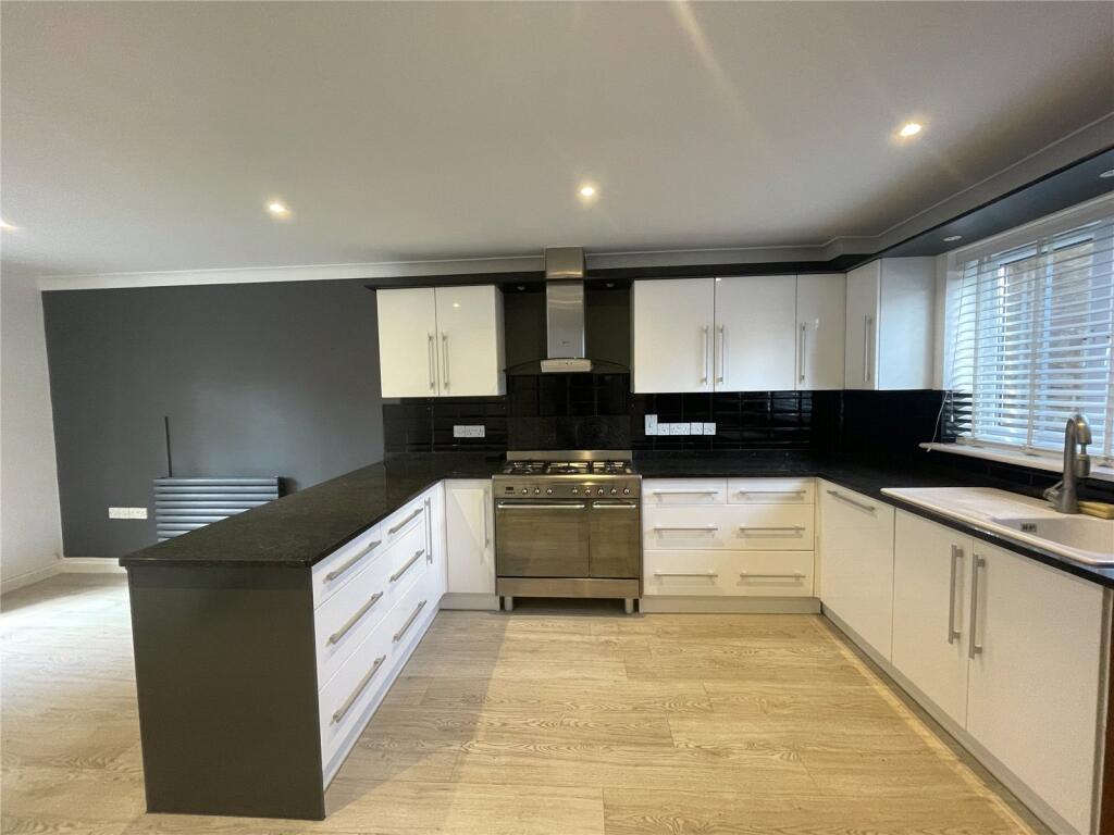 Park Road, Bridport, Dorset, DT6 photo 4