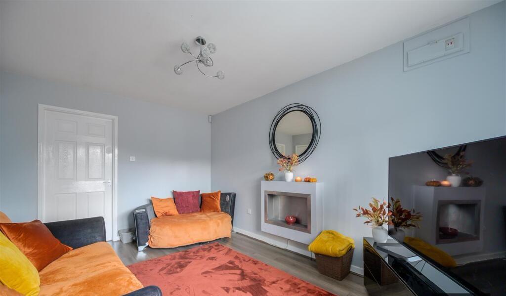 House in Coventry, Stonehouse Estate, Willenhall - View 4