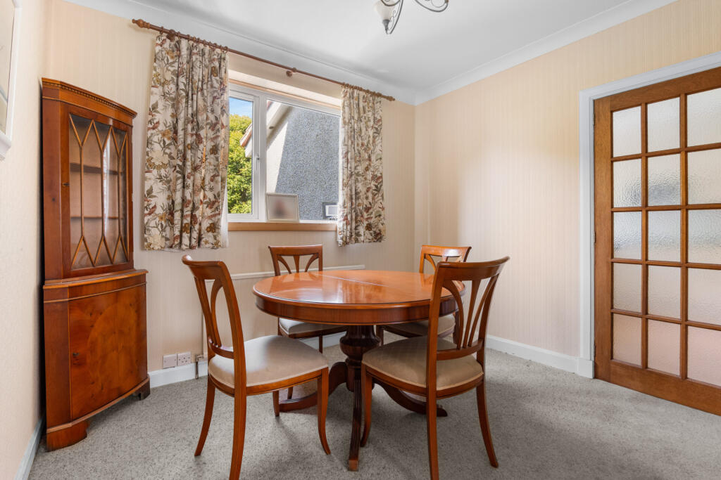 Limetree Crescent, Newton Mearns photo 4