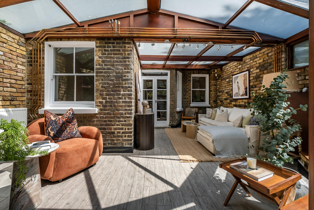 Apartment in London, Kensal Town, Maida Vale - More