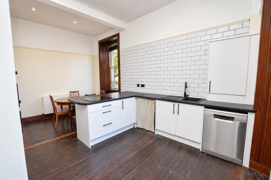House in Hamilton, Chantinghall - View 5