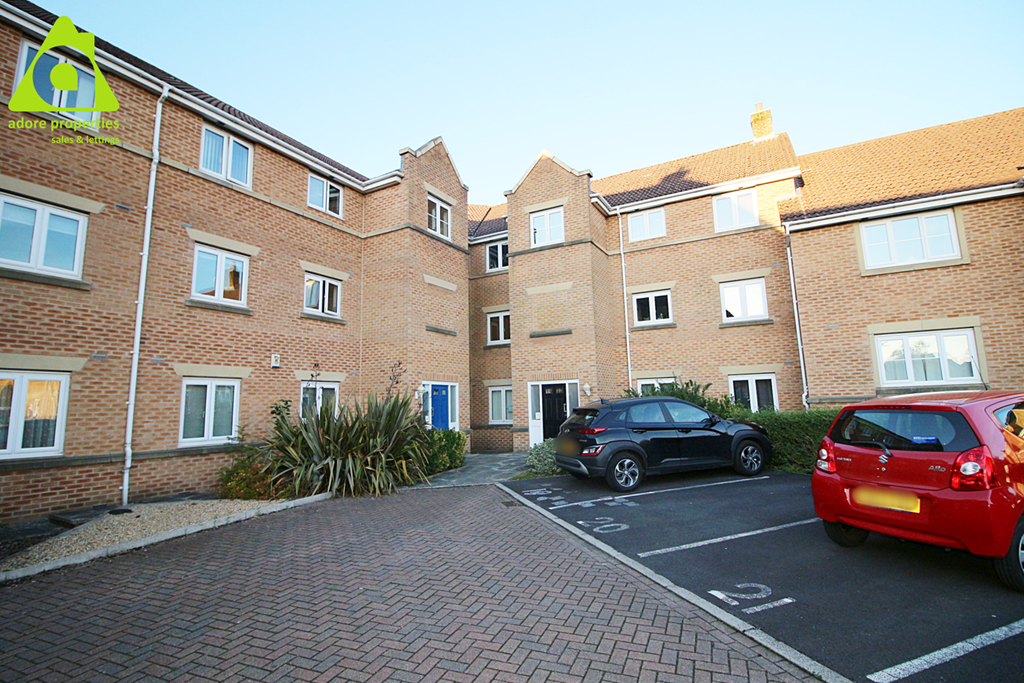 2-bed flat on Kirkhill Grange, Westhoughton, BL5 3ZE, £135,000