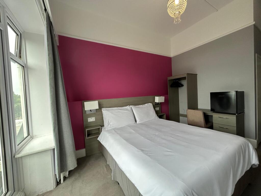Apartment in Bournemouth, Lansdowne - View 4
