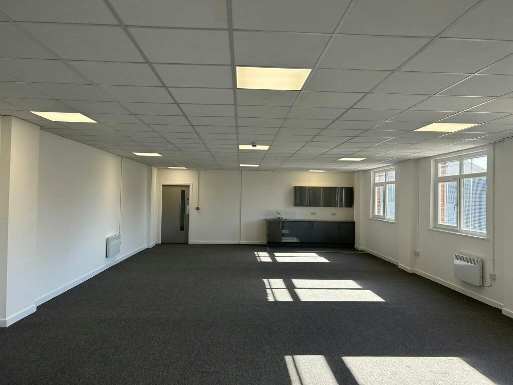 pic2.jpg