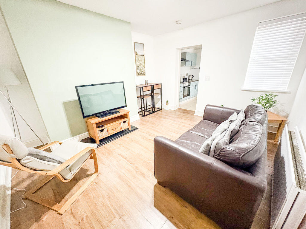 Apartment in Newcastle upon Tyne - View 3