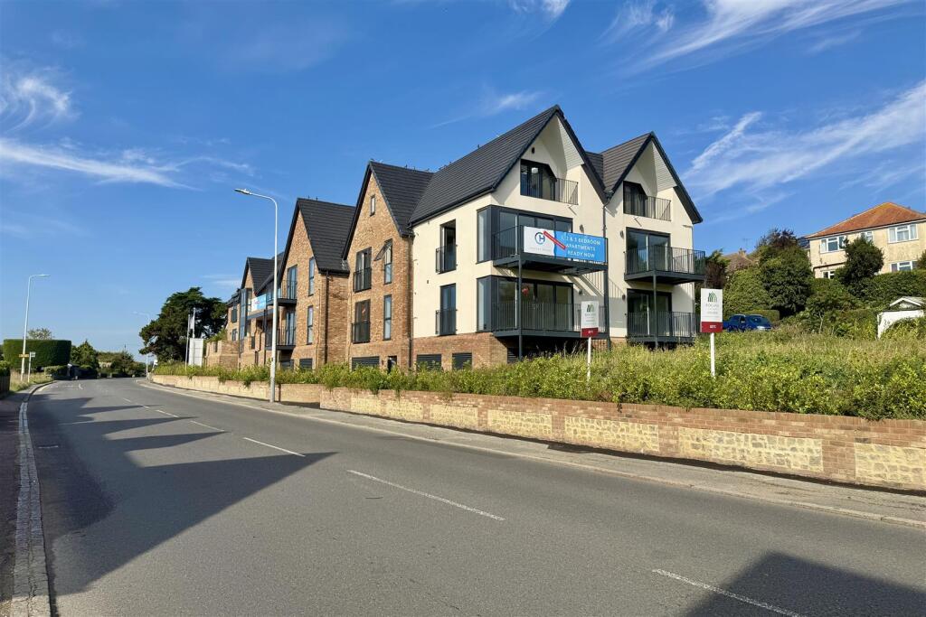 Main image of property: 95 Seabrook Road, Hythe