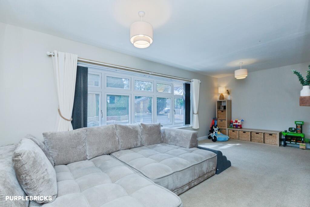 House in Blaby, Croft - More