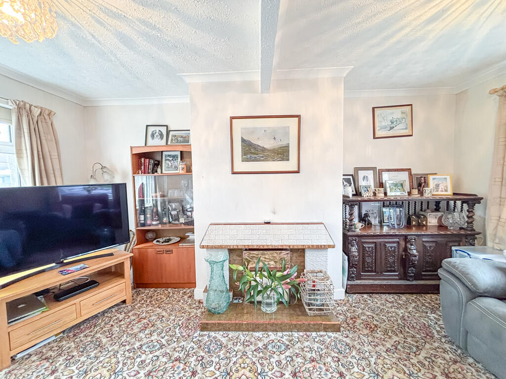 House in Newport - More