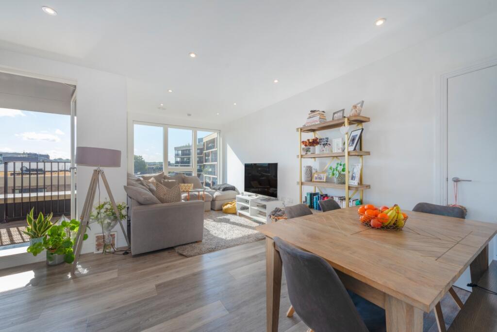 Main image of property: Pearl Building, Camberwell Road