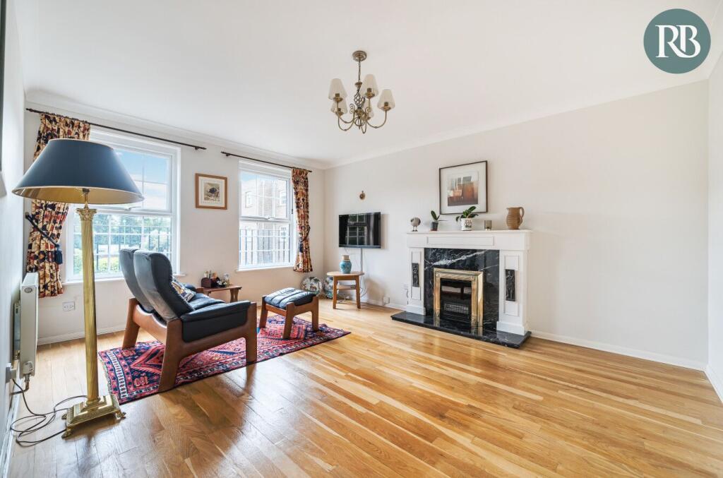 The Green, Southwick, Brighton, BN42 4GS photo 3