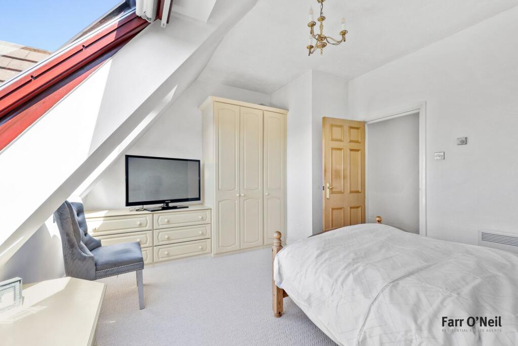 Apartment in Epping Forest, Buckhurst Hill - View 5
