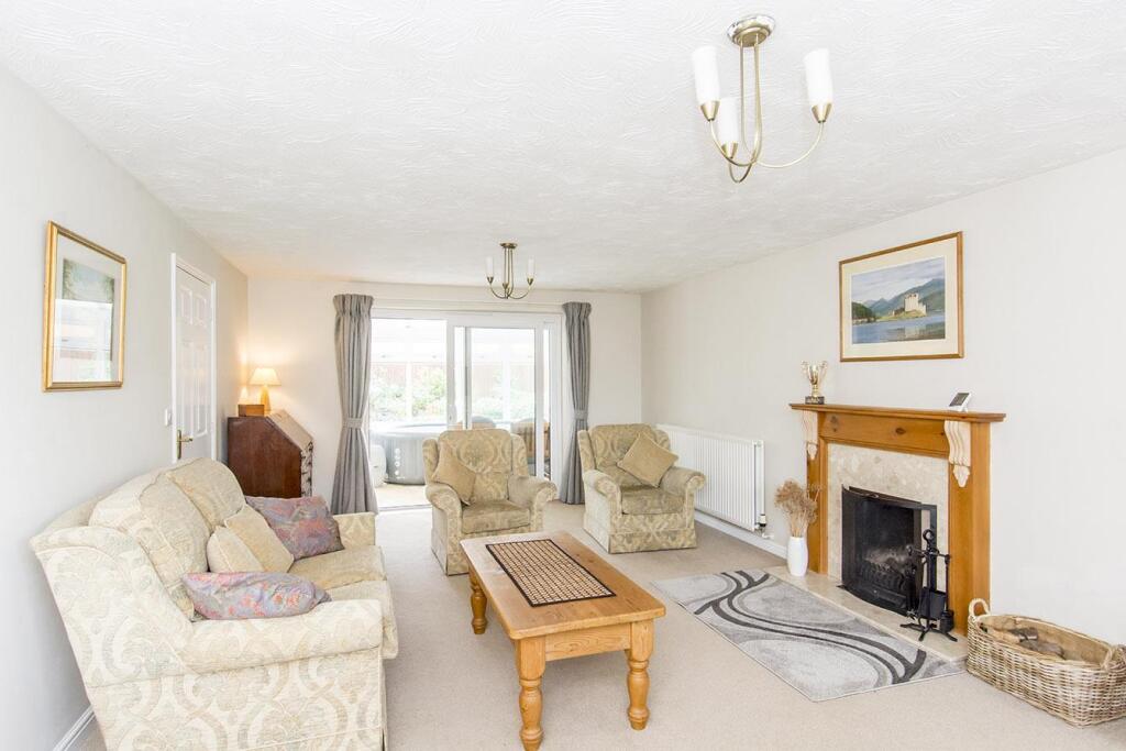 Fernfield Close, Market Harborough photo 4